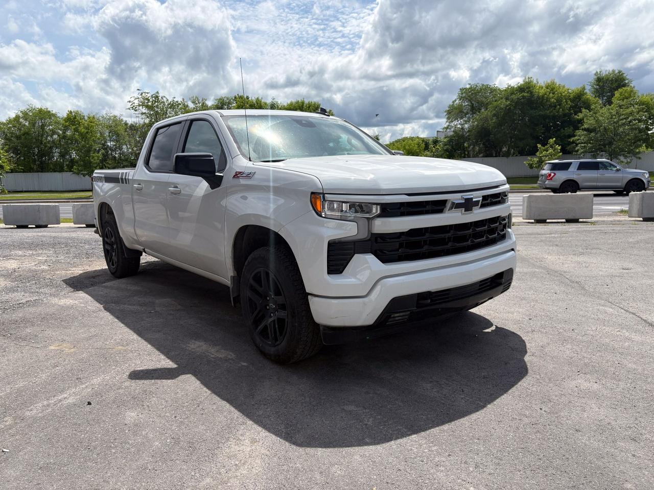 2024 Chevrolet Silverado 1500 Z71 - Photo #6