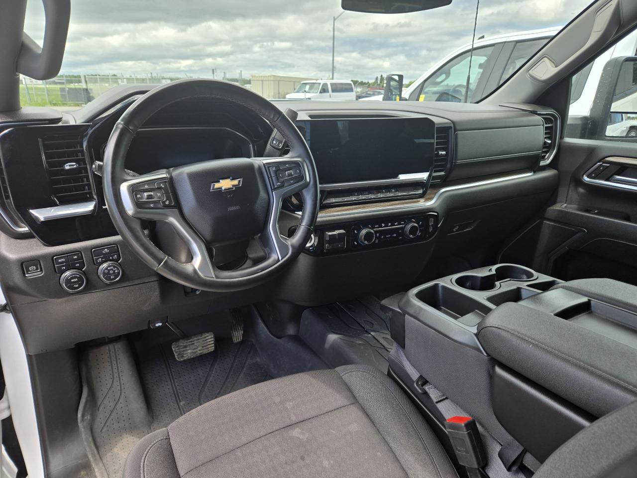 2024 Chevrolet Silverado 2500 LT - Photo #10