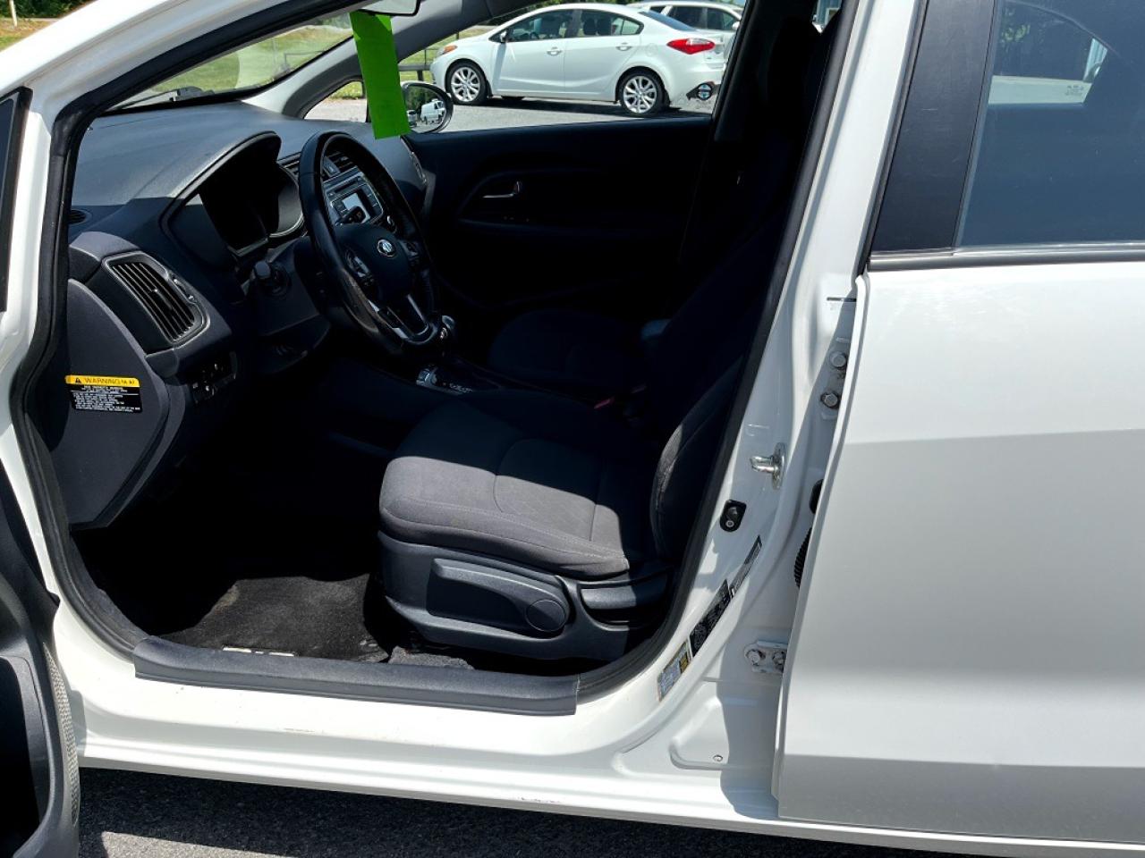 2016 Kia Rio EX - Photo #6