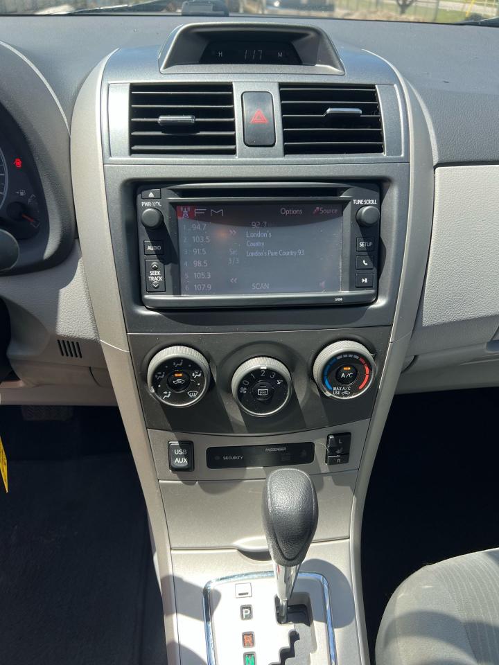 2013 Toyota Corolla LE - Photo #11
