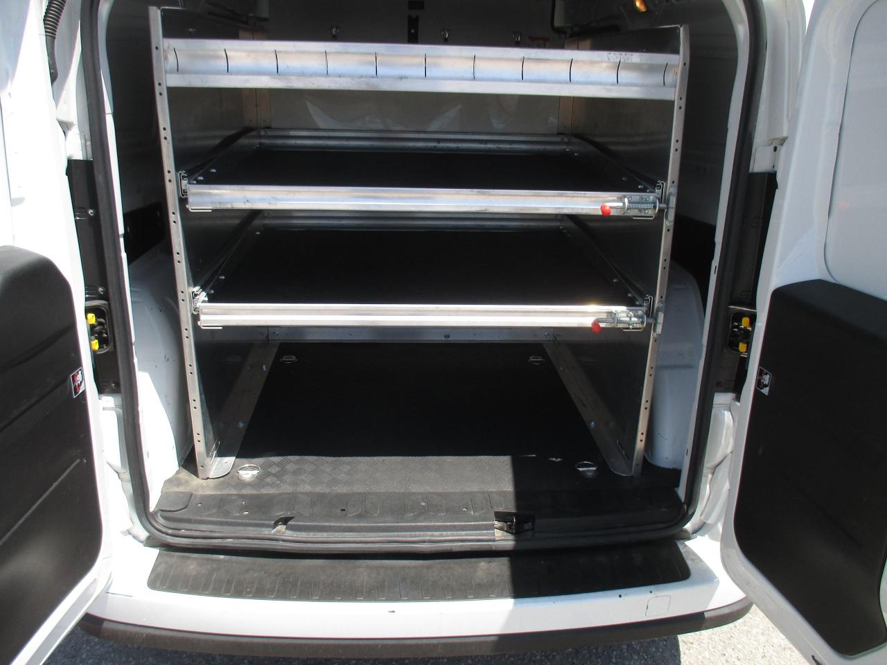 2022 RAM ProMaster City ladder rack,shelving and bins - Photo #9