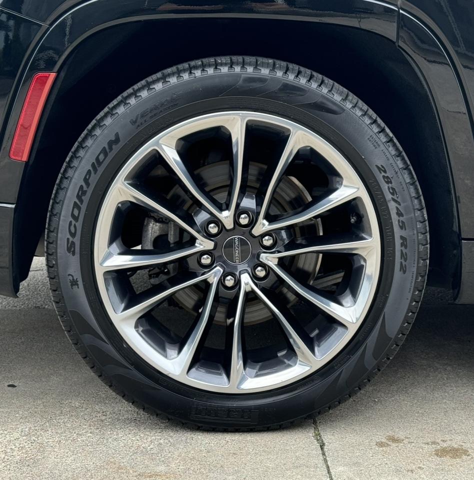 2024 Jeep Wagoneer Series III 4x4 Photo