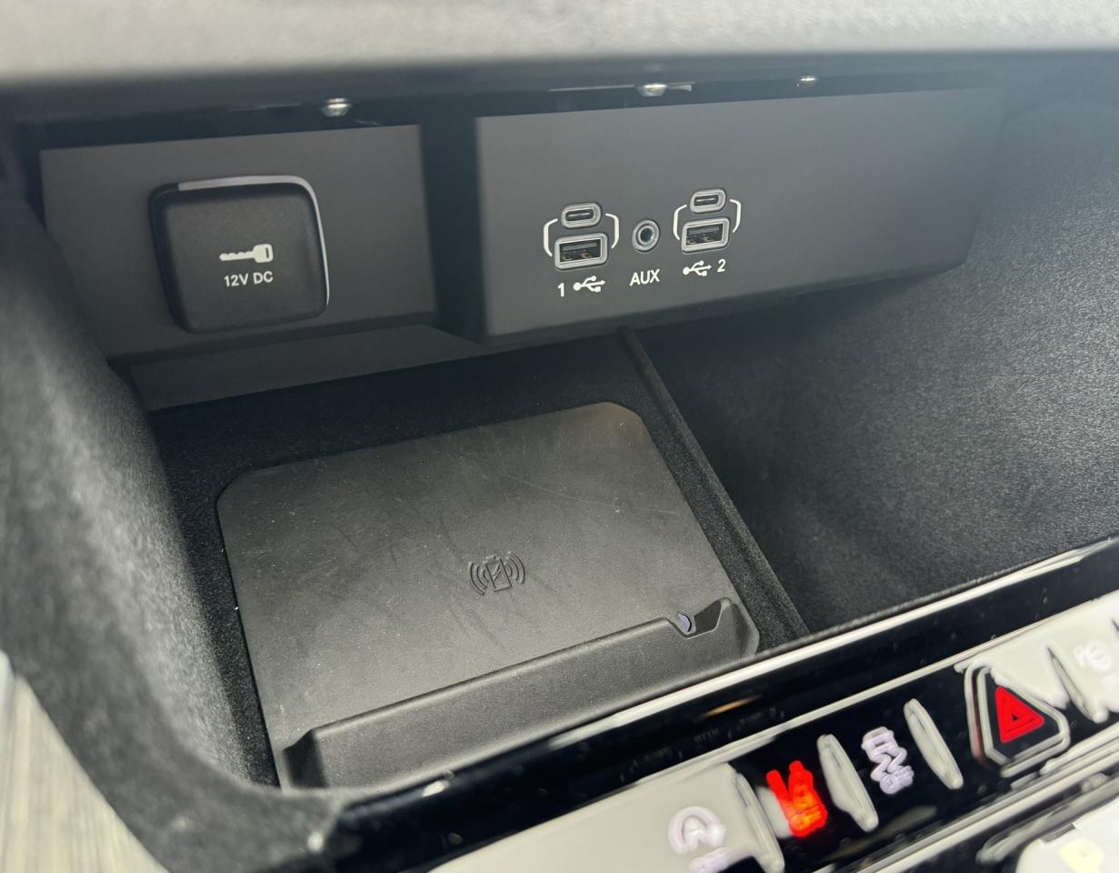 2024 Jeep Wagoneer Series III 4x4 Photo