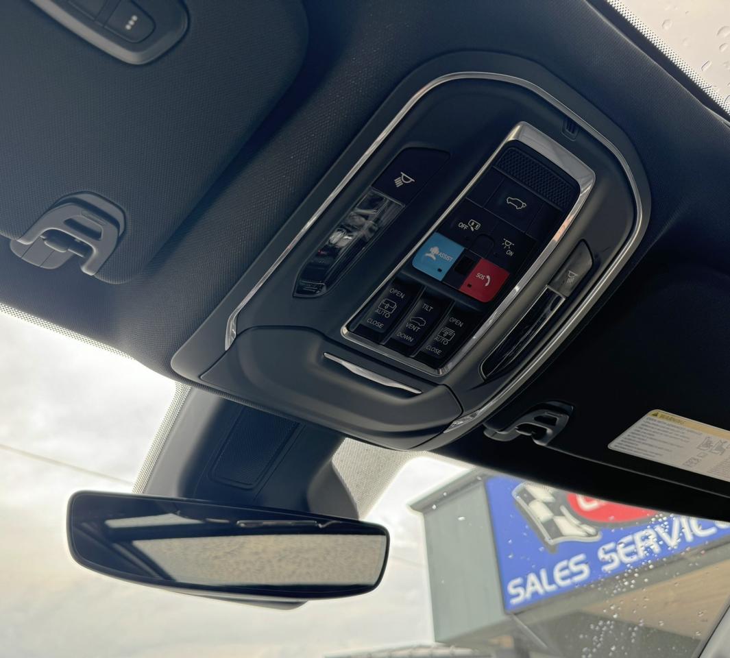 2024 Jeep Wagoneer Series III 4x4 Photo