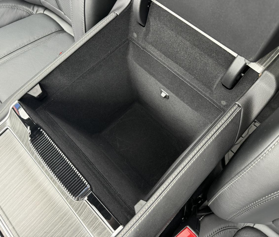 2024 Jeep Wagoneer Series III 4x4 Photo