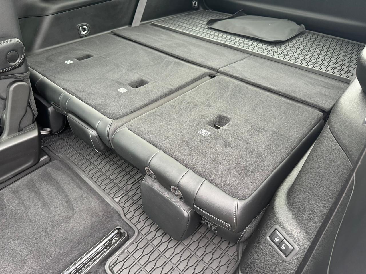 2024 Jeep Wagoneer Series III 4x4 Photo