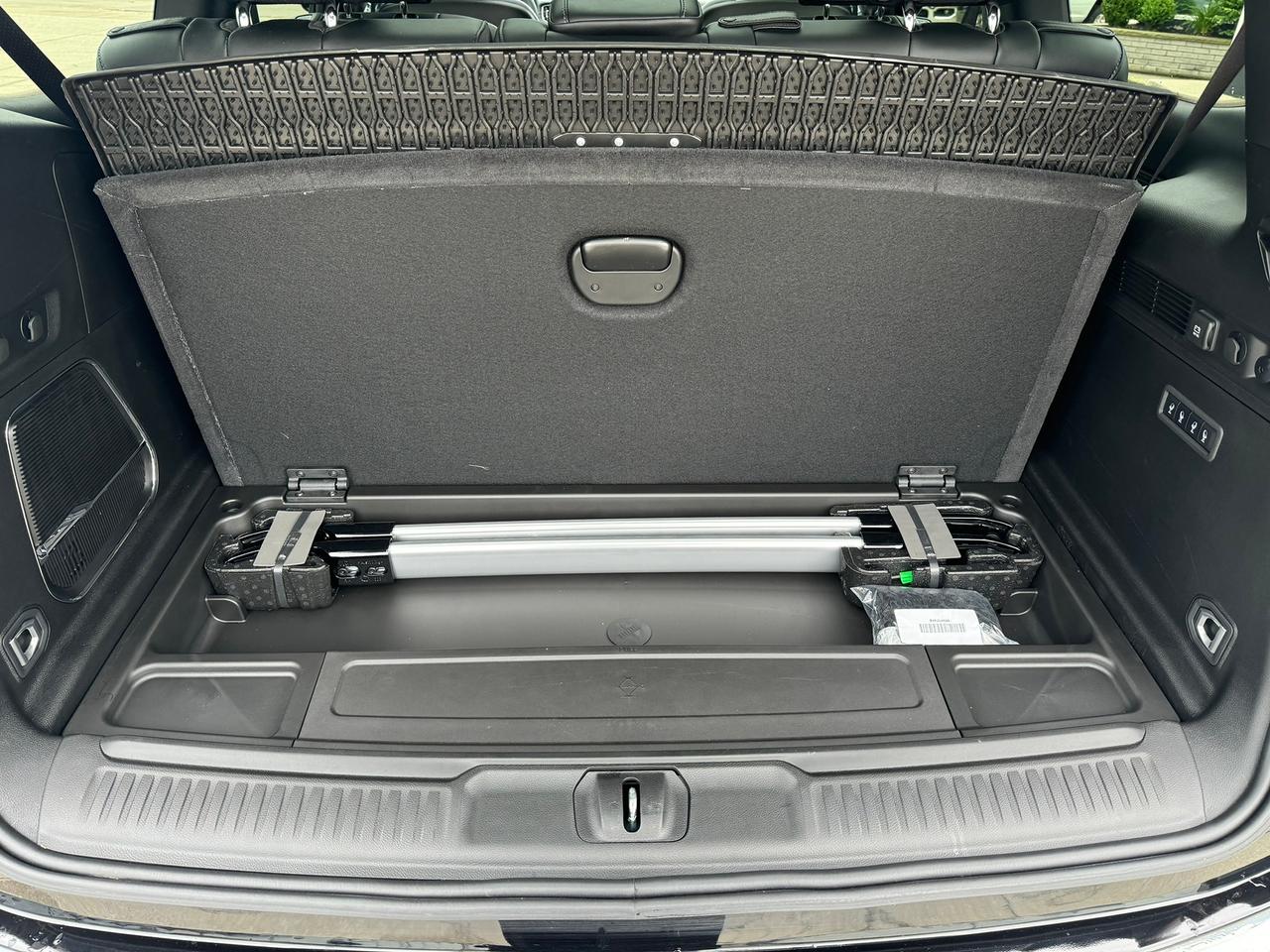 2024 Jeep Wagoneer Series III 4x4 Photo