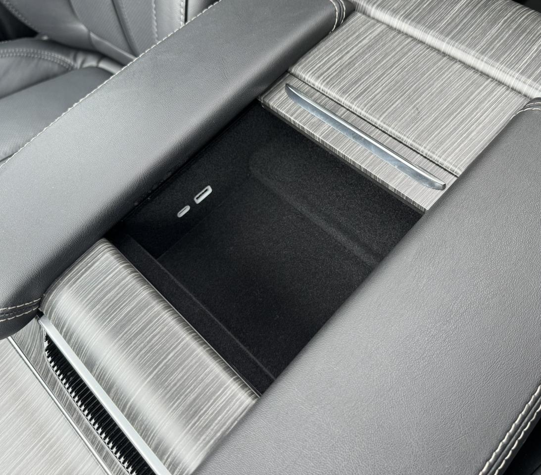 2024 Jeep Wagoneer Series III 4x4 Photo