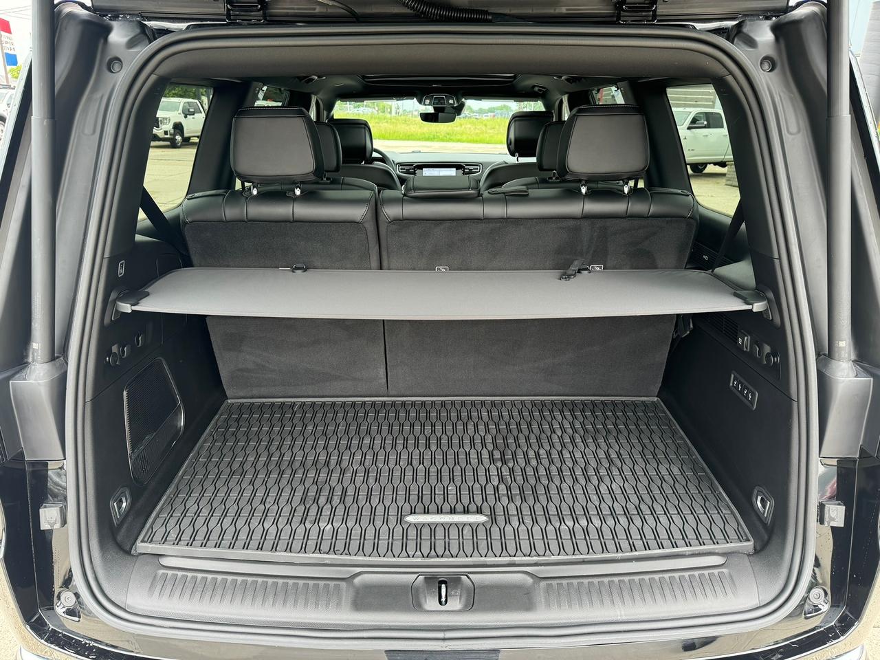 2024 Jeep Wagoneer Series III 4x4 Photo