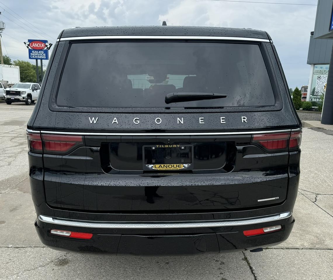 2024 Jeep Wagoneer Series III 4x4 Photo