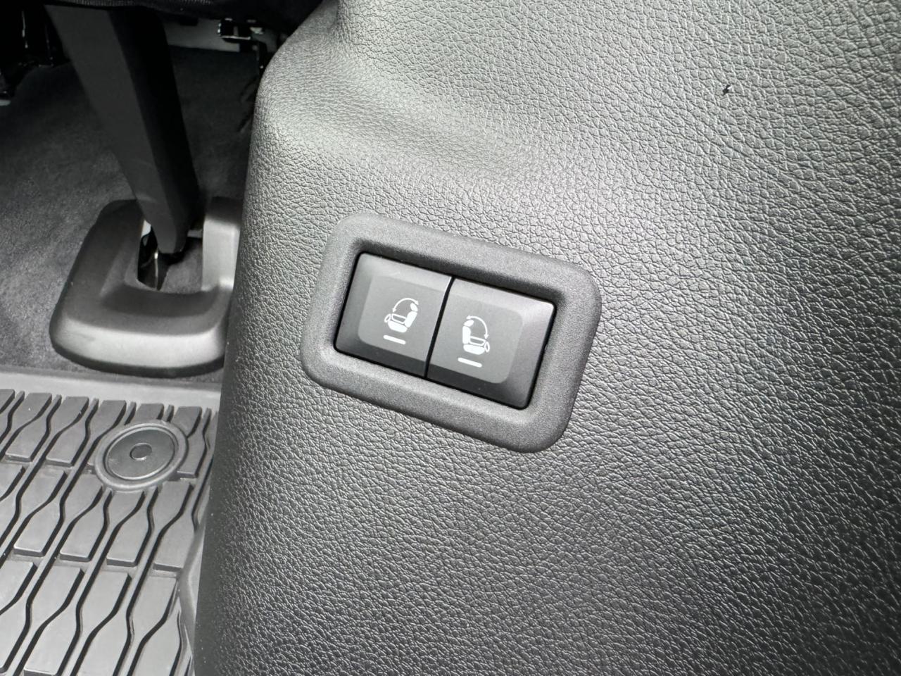 2024 Jeep Wagoneer Series III 4x4 Photo