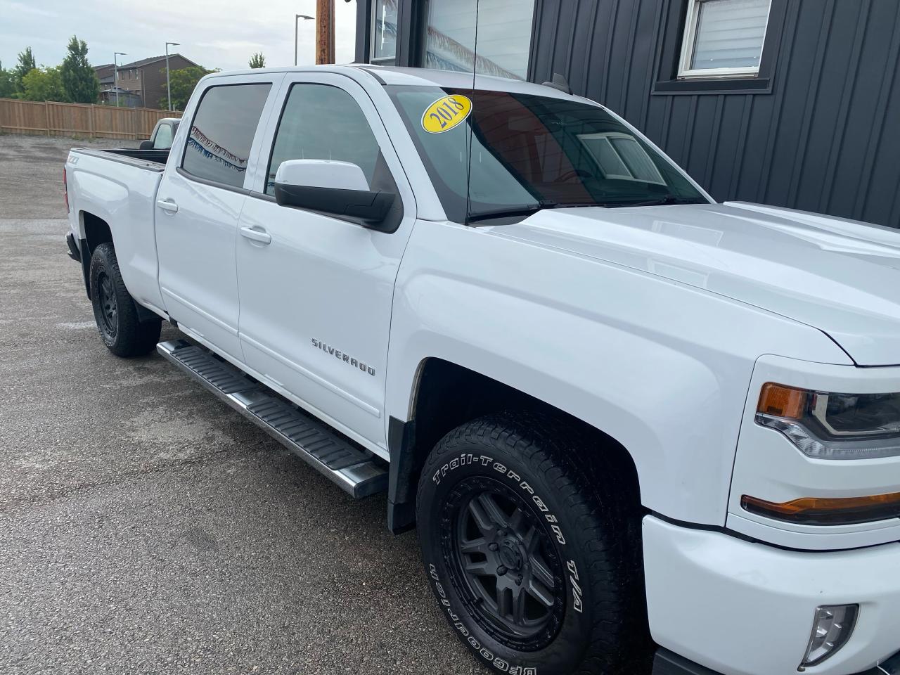 2018 Chevrolet Silverado 1500 LT - Photo #2