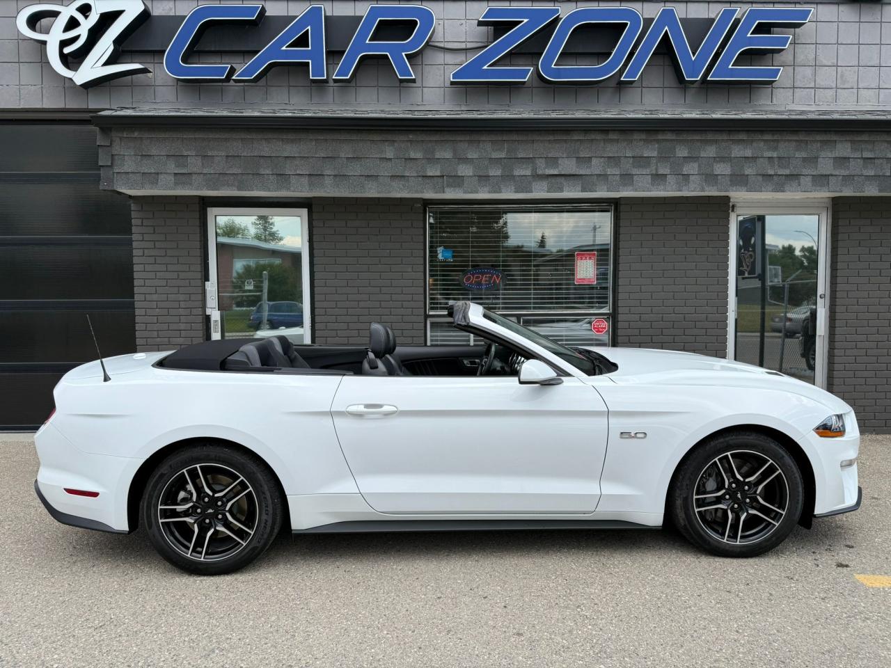 2022 Ford Mustang GT Premium Convertible 6spd Manual - Photo #2