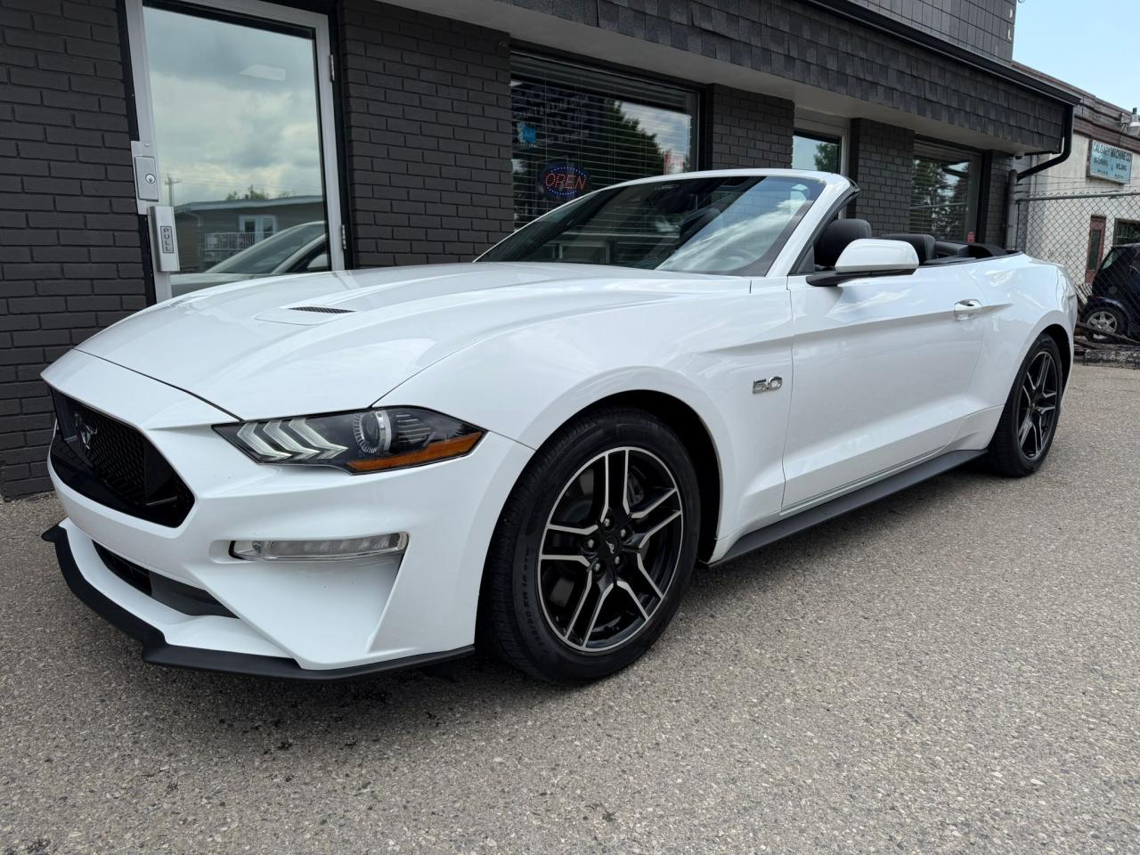 2022 Ford Mustang GT Premium Convertible 6spd Manual - Photo #8