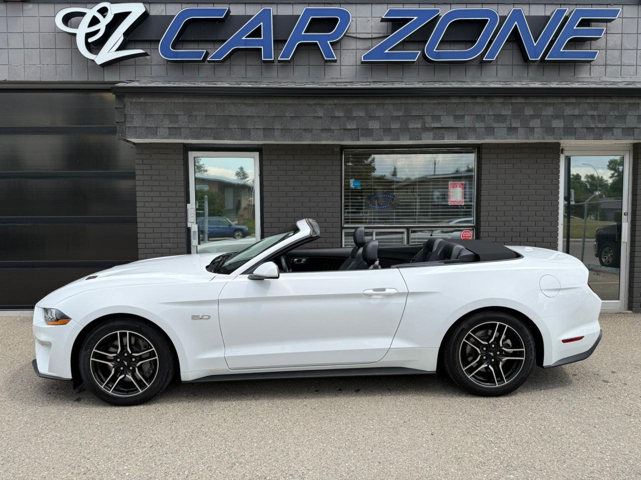 2022 Ford Mustang GT Premium Convertible 6spd Manual - Photo #9