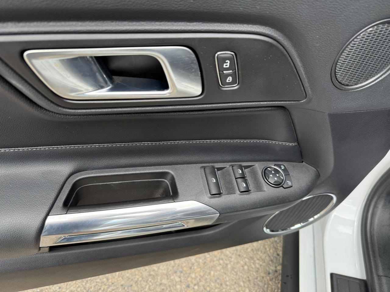 2022 Ford Mustang GT Premium Convertible 6spd Manual - Photo #17