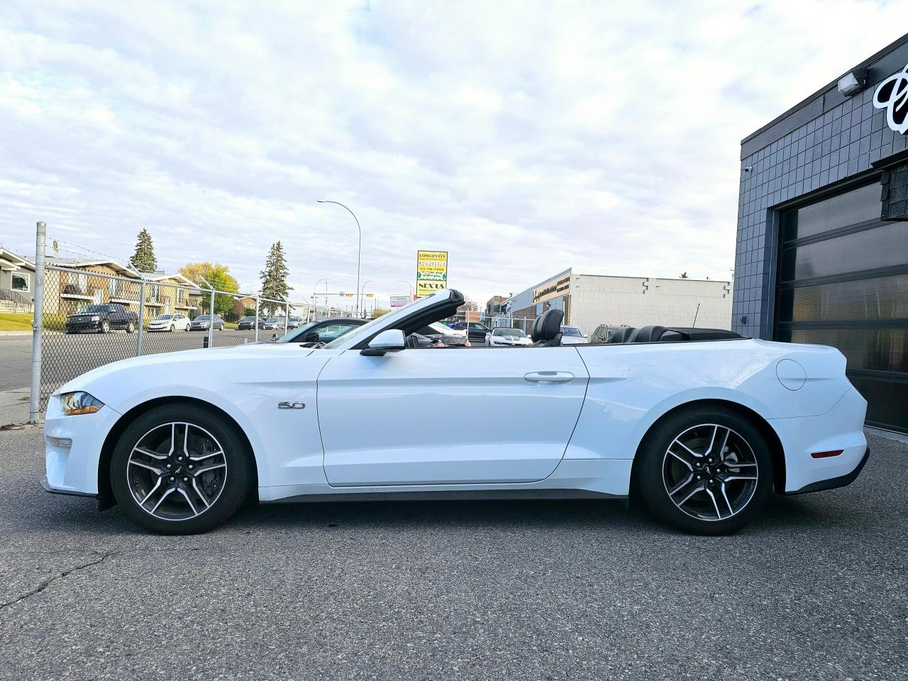 2022 Ford Mustang GT | 450+ HP | 6-SPEED | CONVERTIBLE - Photo #6
