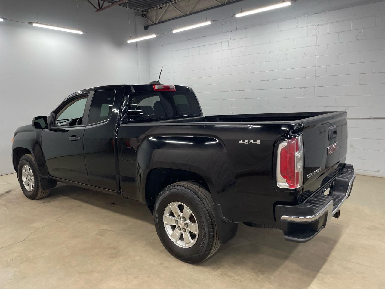 2015 GMC Canyon 4WD Ext Cab 128.3" Photo4
