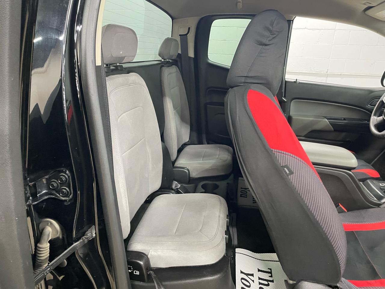 2015 GMC Canyon 4WD Ext Cab 128.3" Photo9