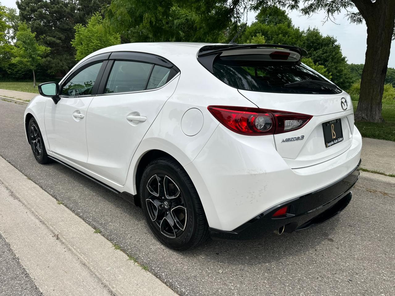 2016 Mazda MAZDA3 1 OWNER / NO ACCIDENTS / LOW KM'S / GS / LOCAL CAR Photo2