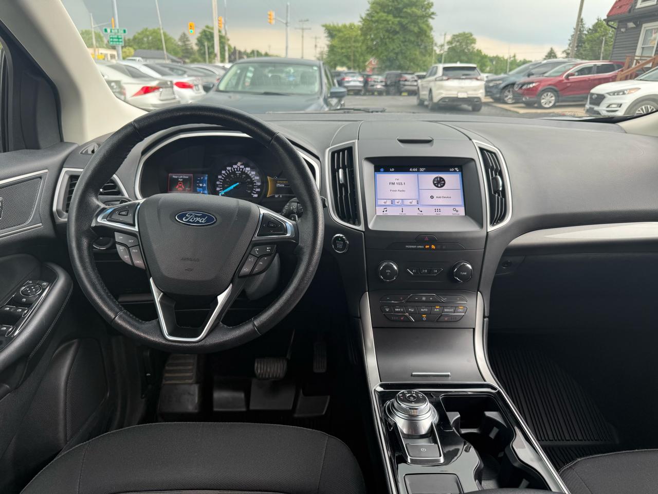 2019 Ford Edge SEL Photo9