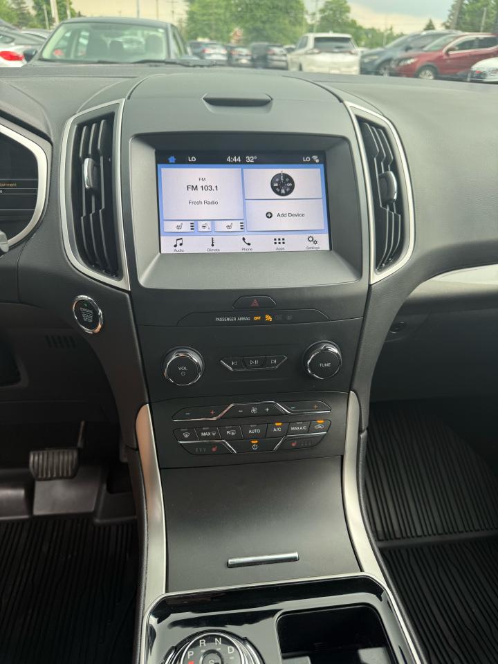2019 Ford Edge SEL Photo13