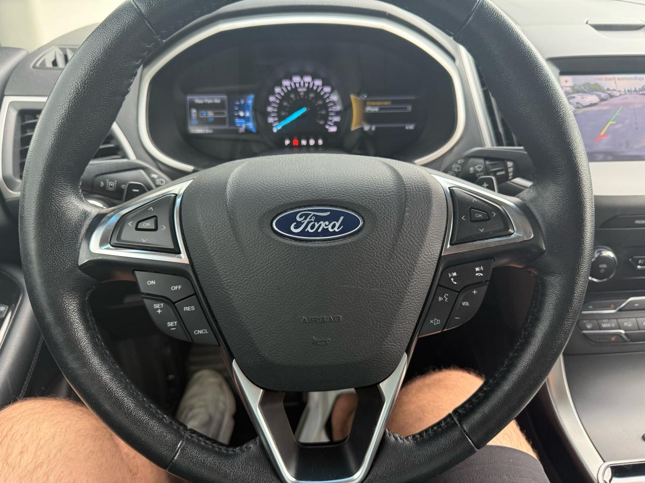 2019 Ford Edge SEL Photo15