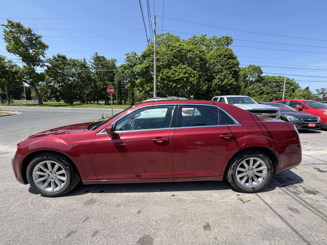 2013 Chrysler 300 Touring  - Photo #4