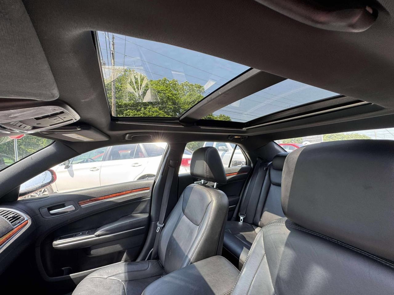 2013 Chrysler 300 Touring  - Photo #16