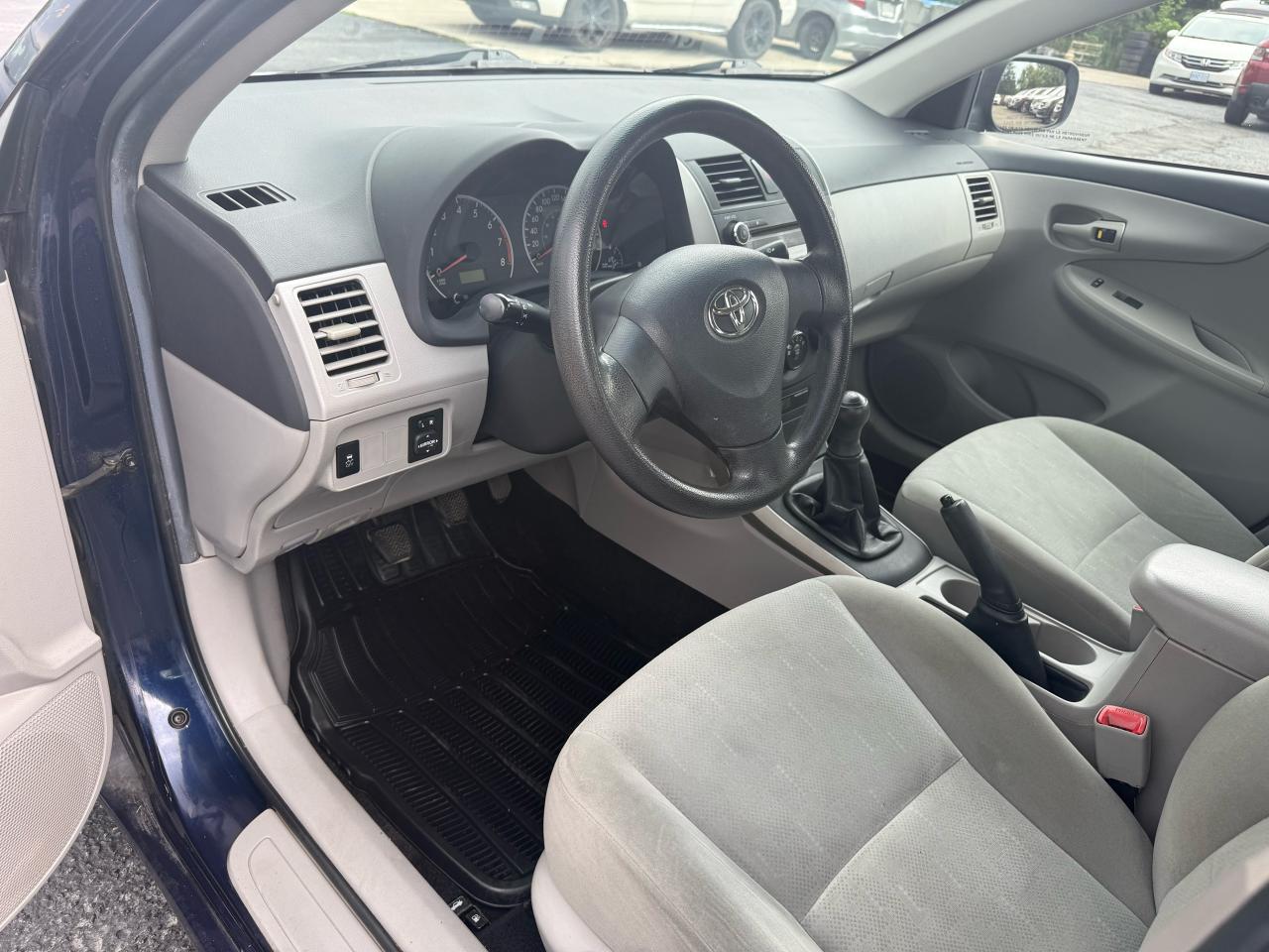 2011 Toyota Corolla CE Photo9