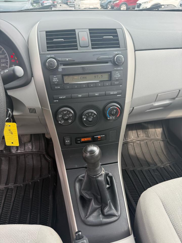 2011 Toyota Corolla CE Photo14