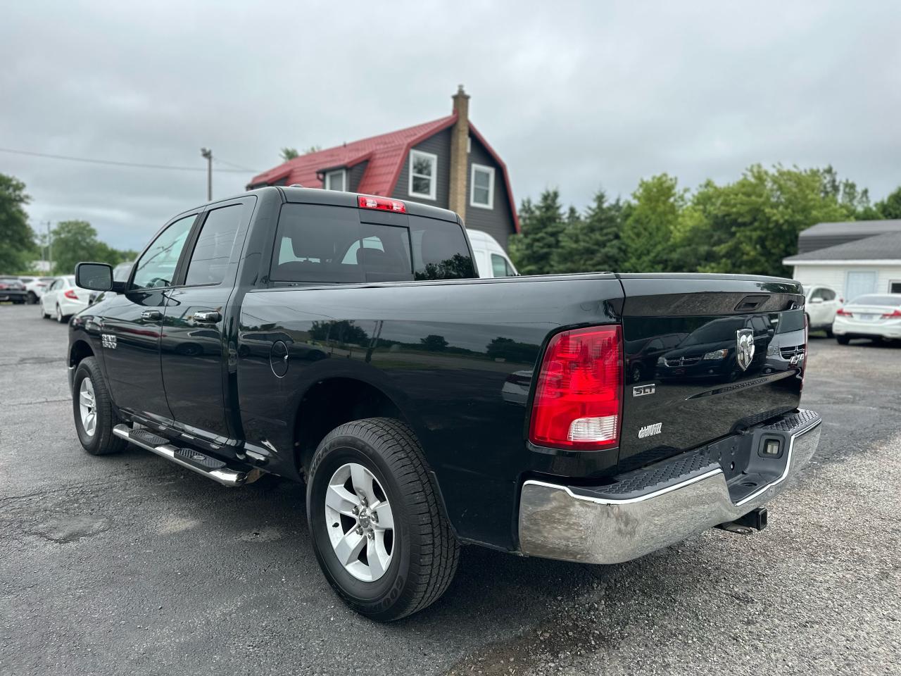 2016 RAM 1500 SLT Photo5