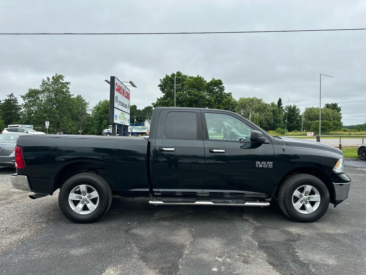 2016 RAM 1500 SLT Photo2