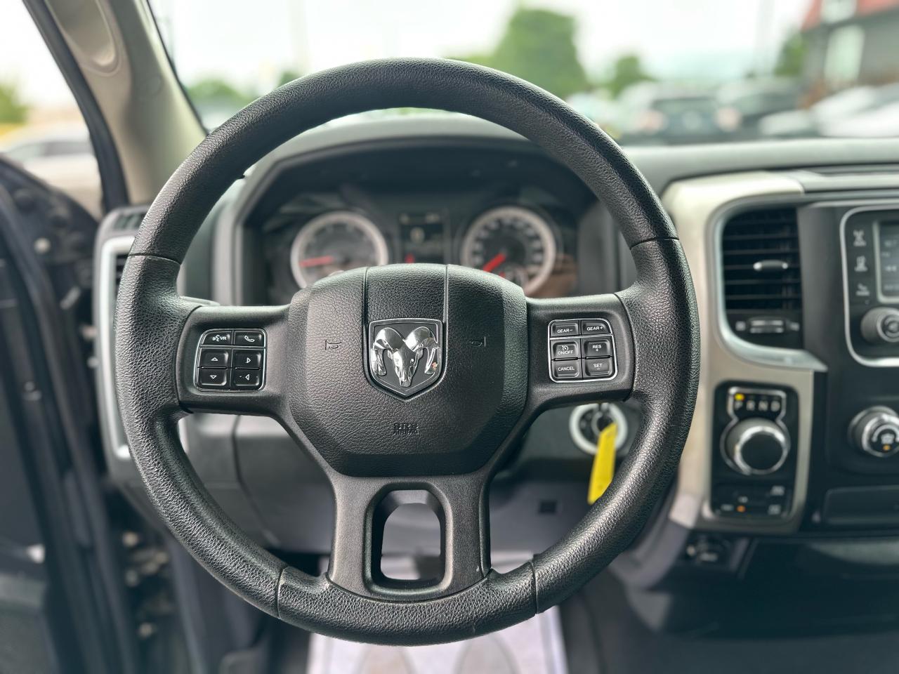 2016 RAM 1500 SLT Photo19