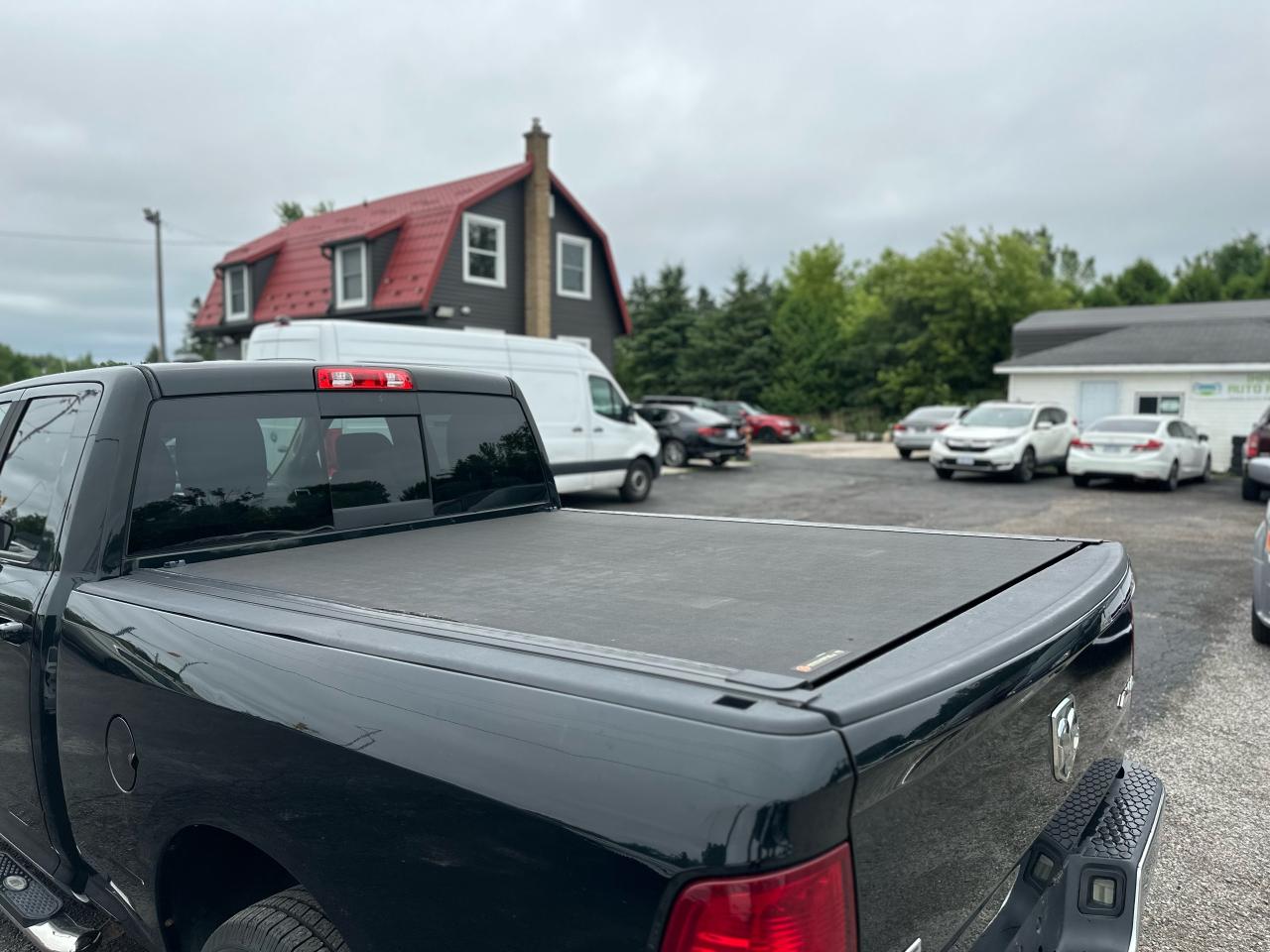 2016 RAM 1500 SLT Photo6