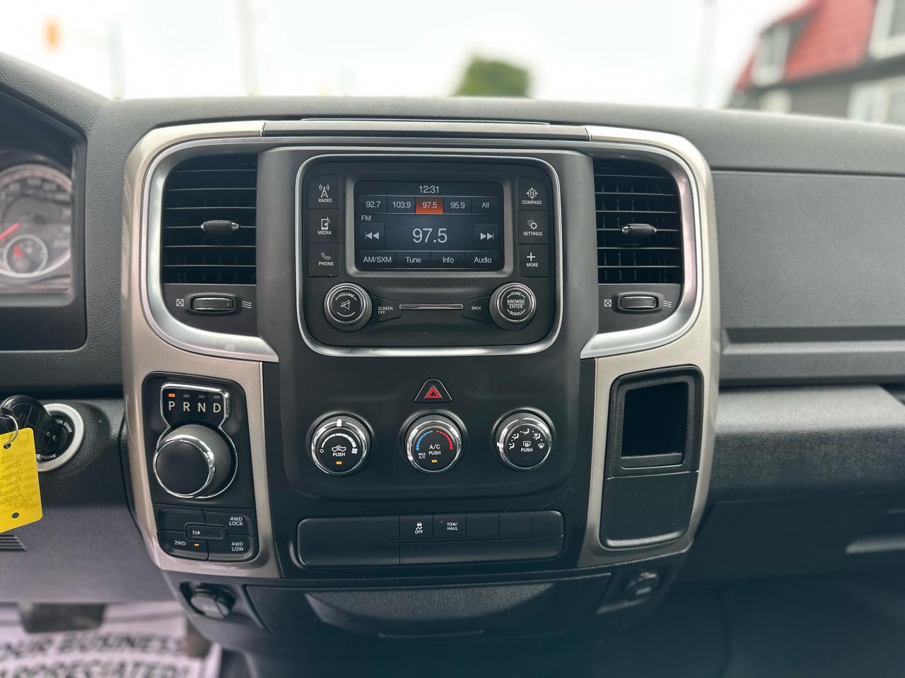 2016 RAM 1500 SLT Photo16