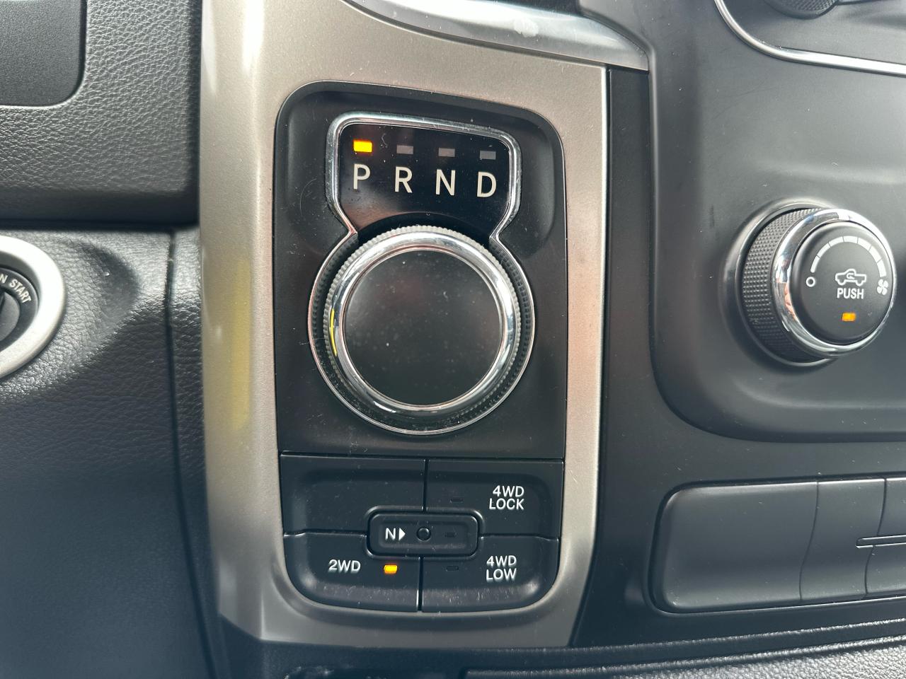 2016 RAM 1500 SLT Photo18