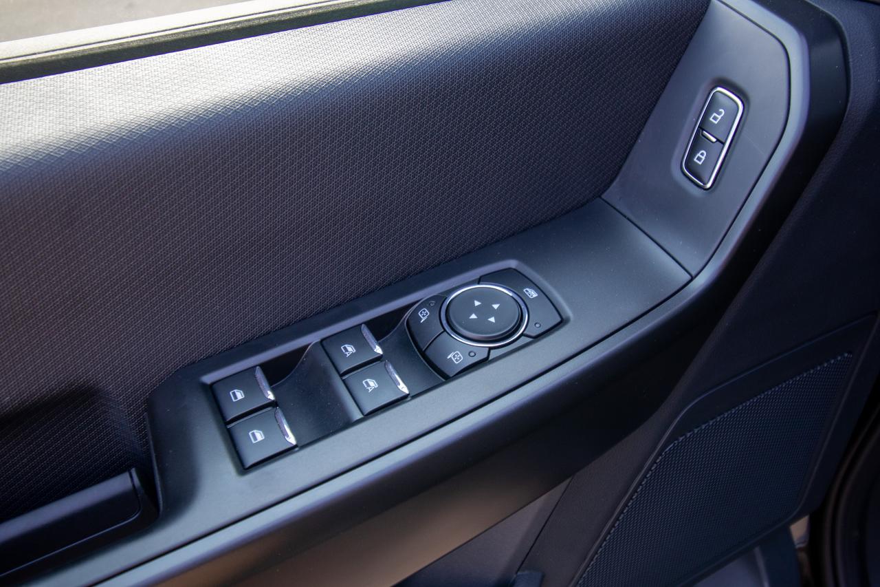 2025 Ford F-150 STX 4WD SuperCrew 5.5' Box Photo5