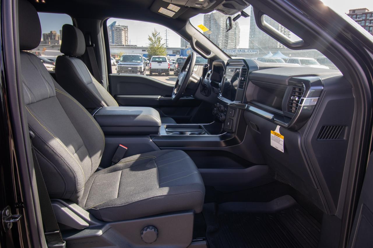 2025 Ford F-150 STX 4WD SuperCrew 5.5' Box Photo5