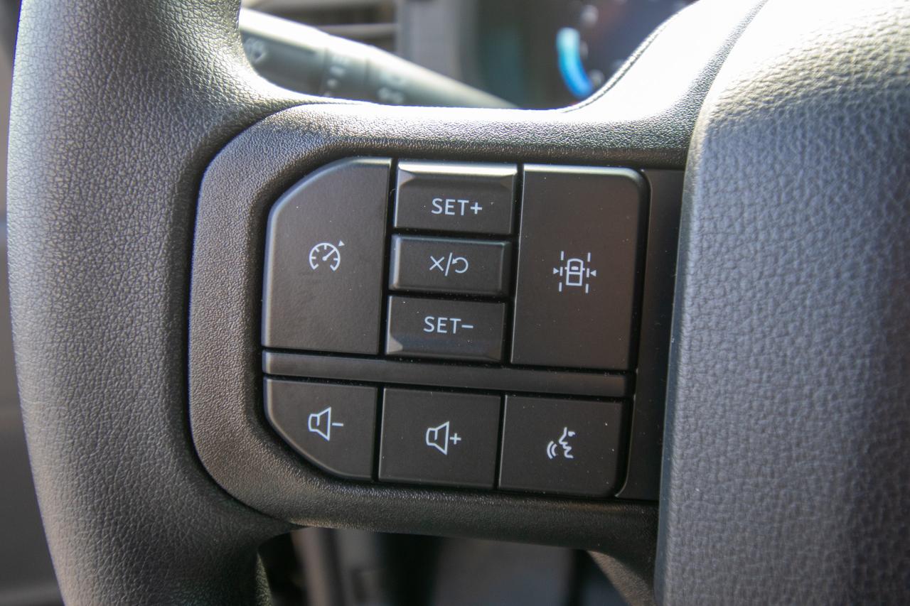 2025 Ford F-150 STX 4WD SuperCrew 5.5' Box Photo5