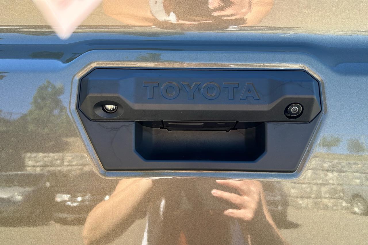 2025 Toyota Tacoma HV DOUBLE CAB TRAILHUNTER Photo