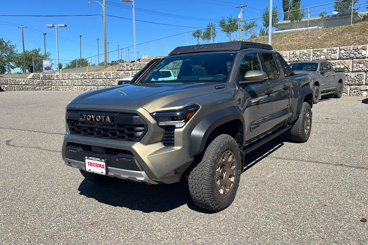 2025 Toyota Tacoma HV DOUBLE CAB TRAILHUNTER Photo2