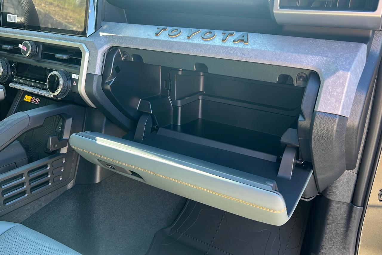 2025 Toyota Tacoma HV DOUBLE CAB TRAILHUNTER Photo