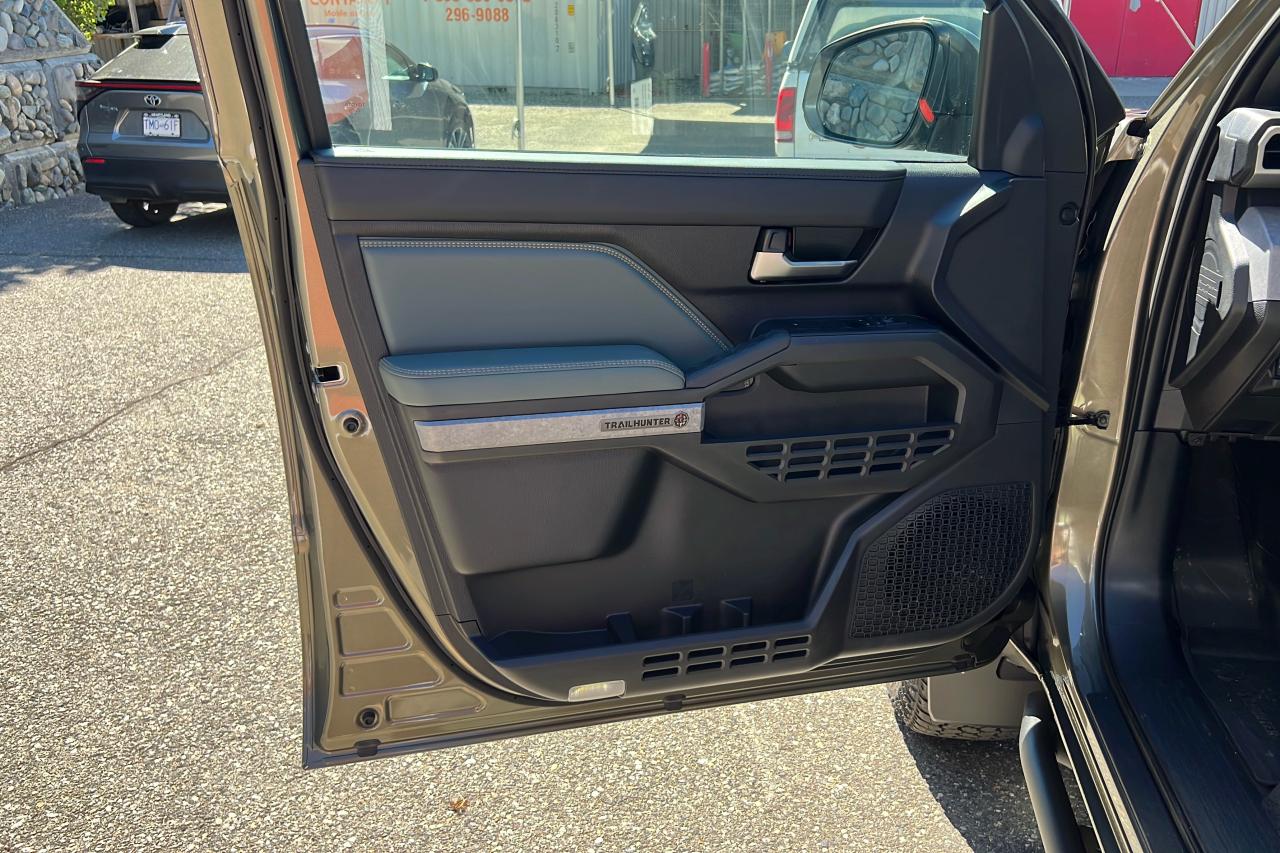 2025 Toyota Tacoma HV DOUBLE CAB TRAILHUNTER Photo
