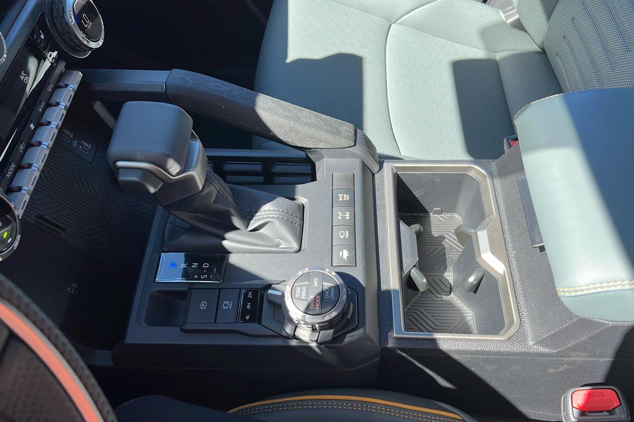 2025 Toyota Tacoma HV DOUBLE CAB TRAILHUNTER Photo