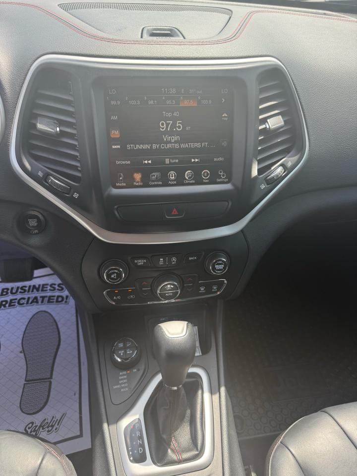 2016 Jeep Cherokee Trailhawk * PANO SUNROOF*CERTIFIED Photo17