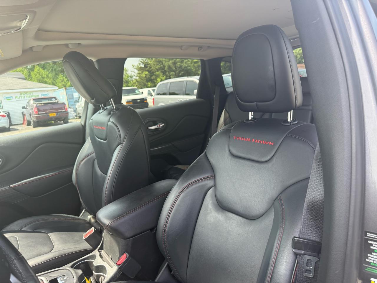 2016 Jeep Cherokee Trailhawk * PANO SUNROOF*CERTIFIED Photo16
