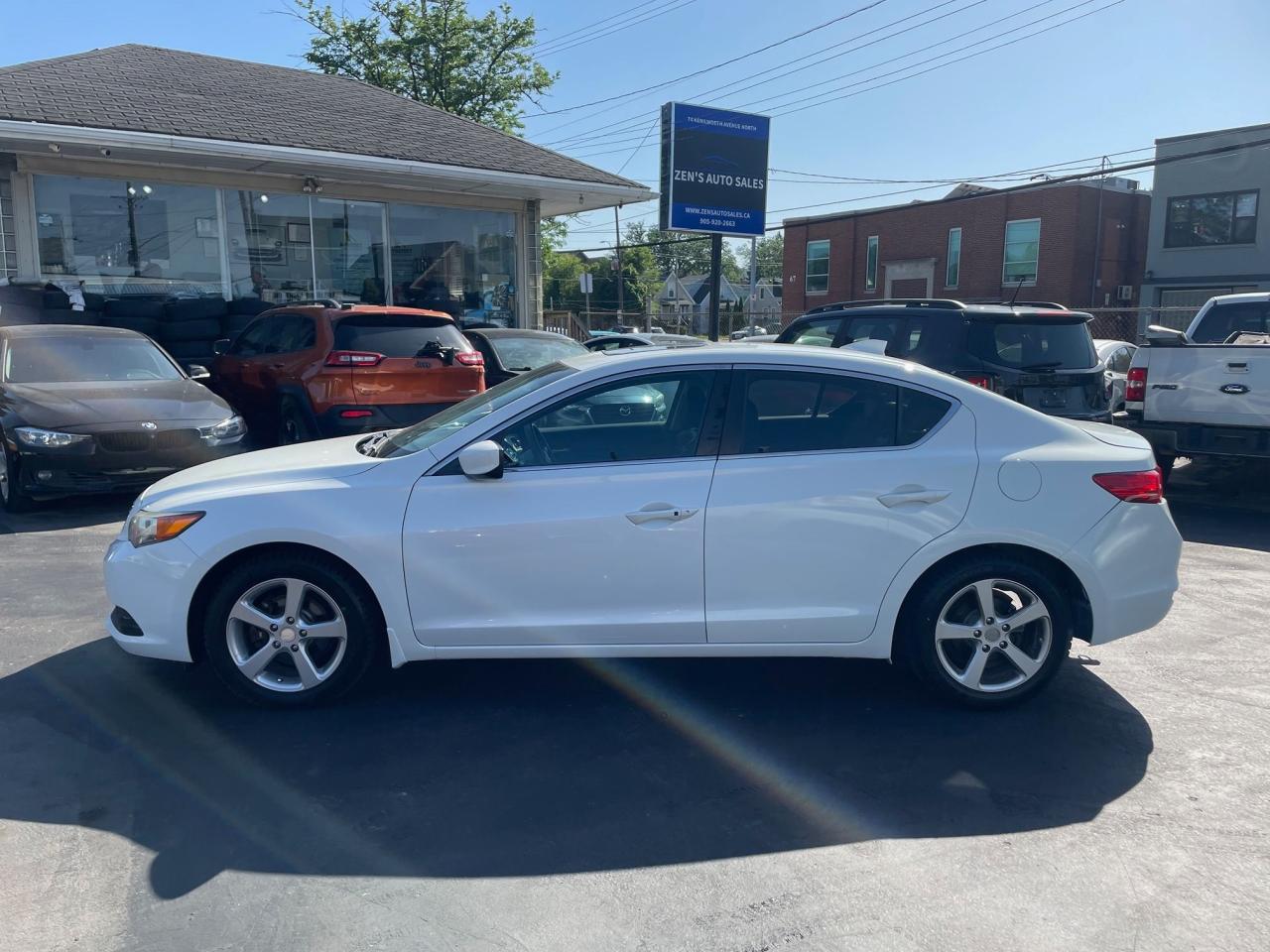 2015 Acura ILX Tech Pkg *NAV, LEATHER HEATED SEATS, SUNROOF* - Photo #6