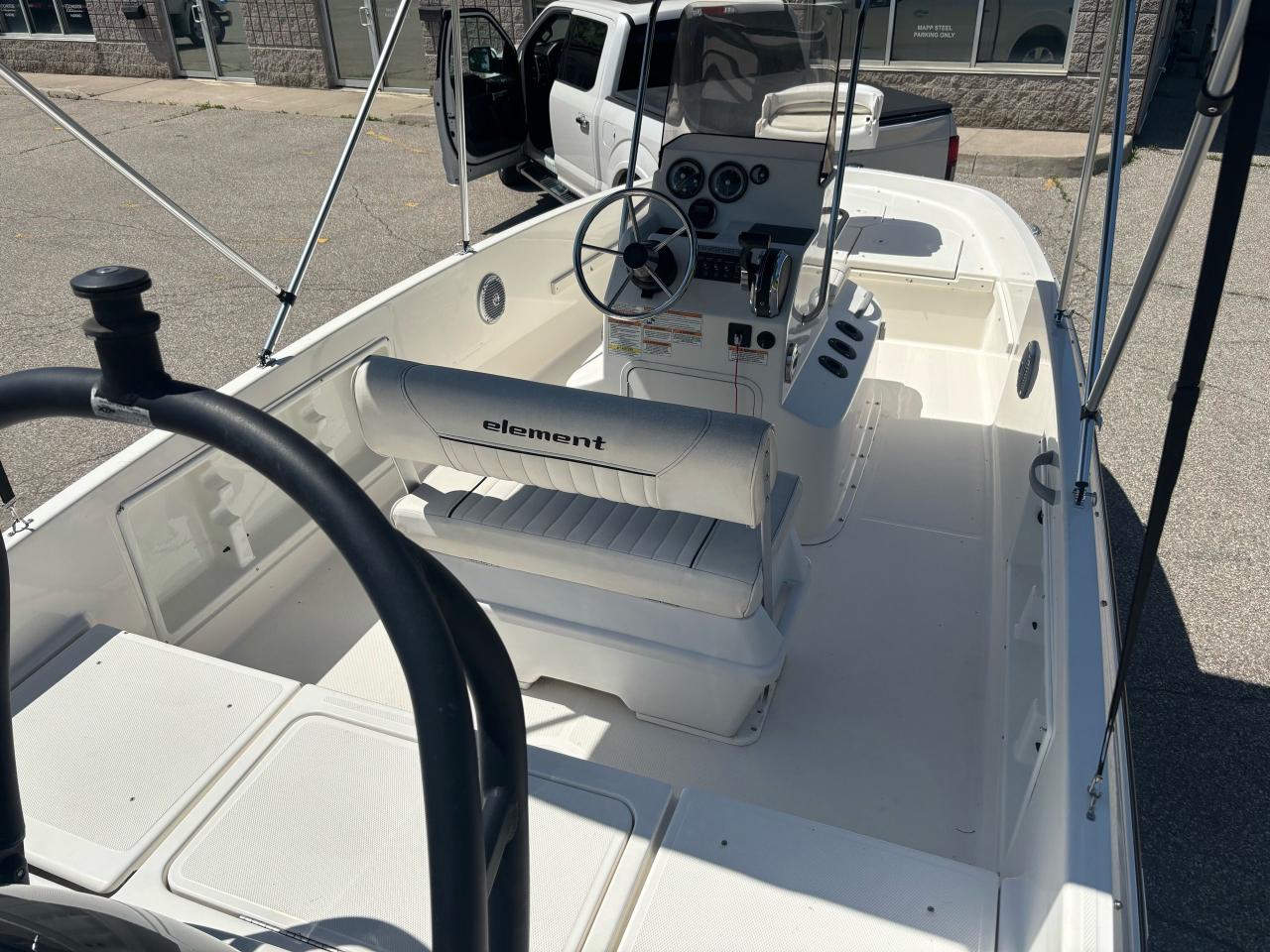 2016 Bayliner Element F18 center console - Photo #13