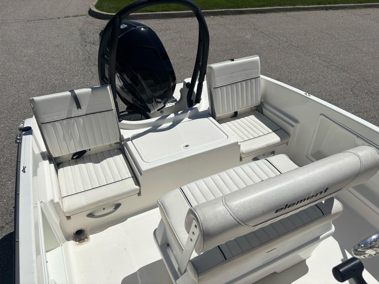 2016 Bayliner Element F18 center console - Photo #11